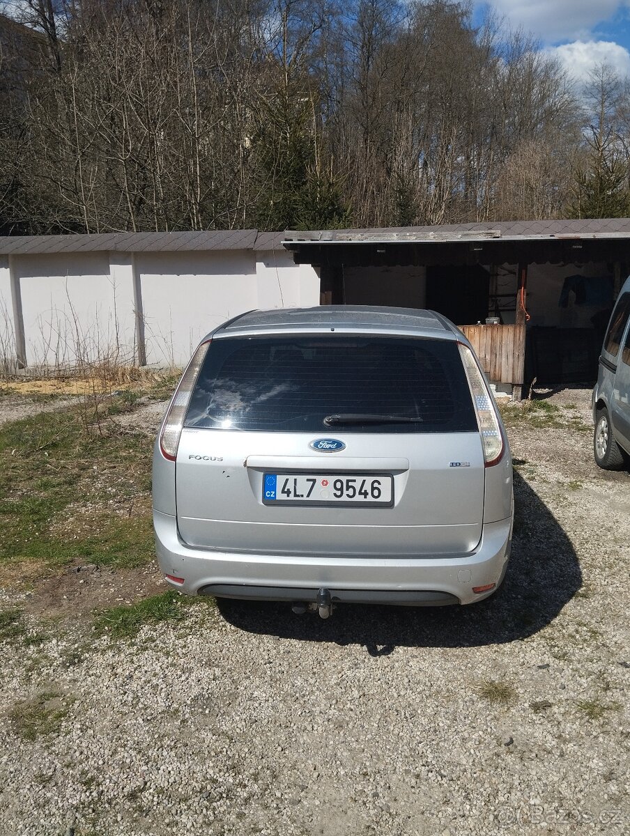 Ford Focus 2.0tdci r.v 2010 - 13