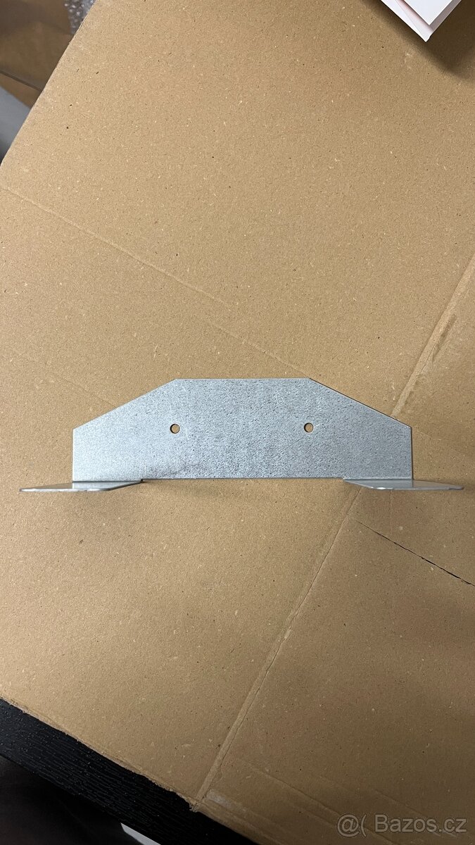 Prodám visací podstavce na zboží (tenisky) - 13