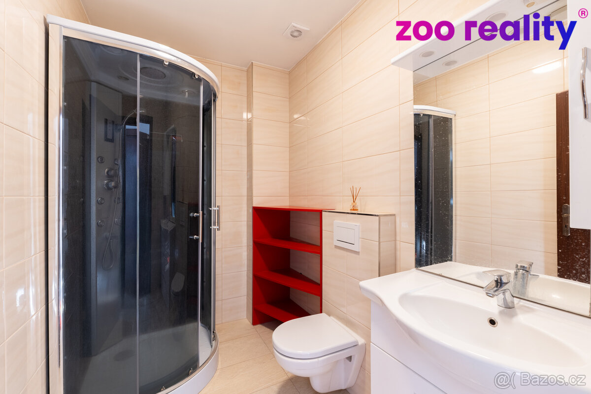 Prodej nadstandardní vily na velmi dobré adrese. - 13