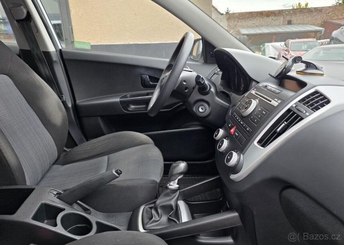 Kia Cee´d 1.4-NÍZKÉ KM-1.MAJ. -KLIMA - 13