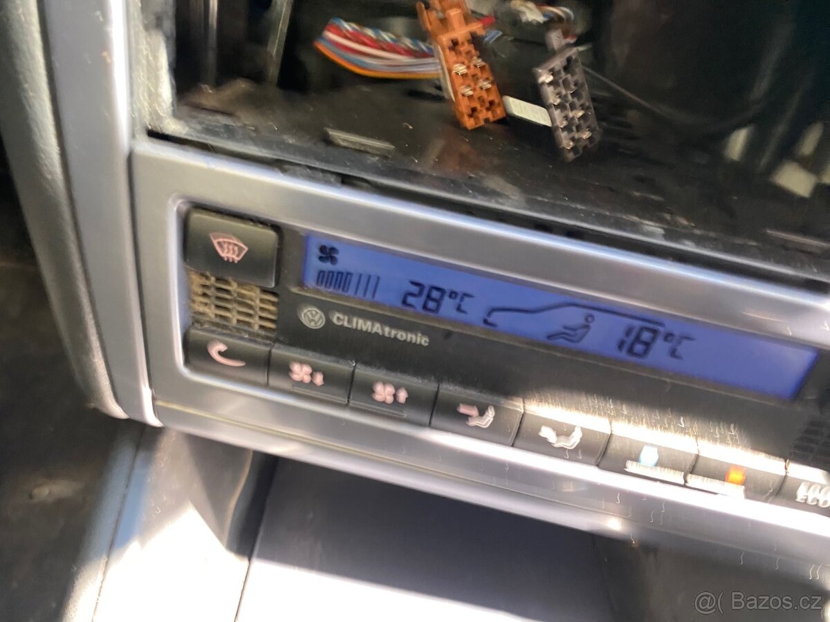 VW BORA 1.6 16V PACIFIC PROJEKT RV 2004 - 13