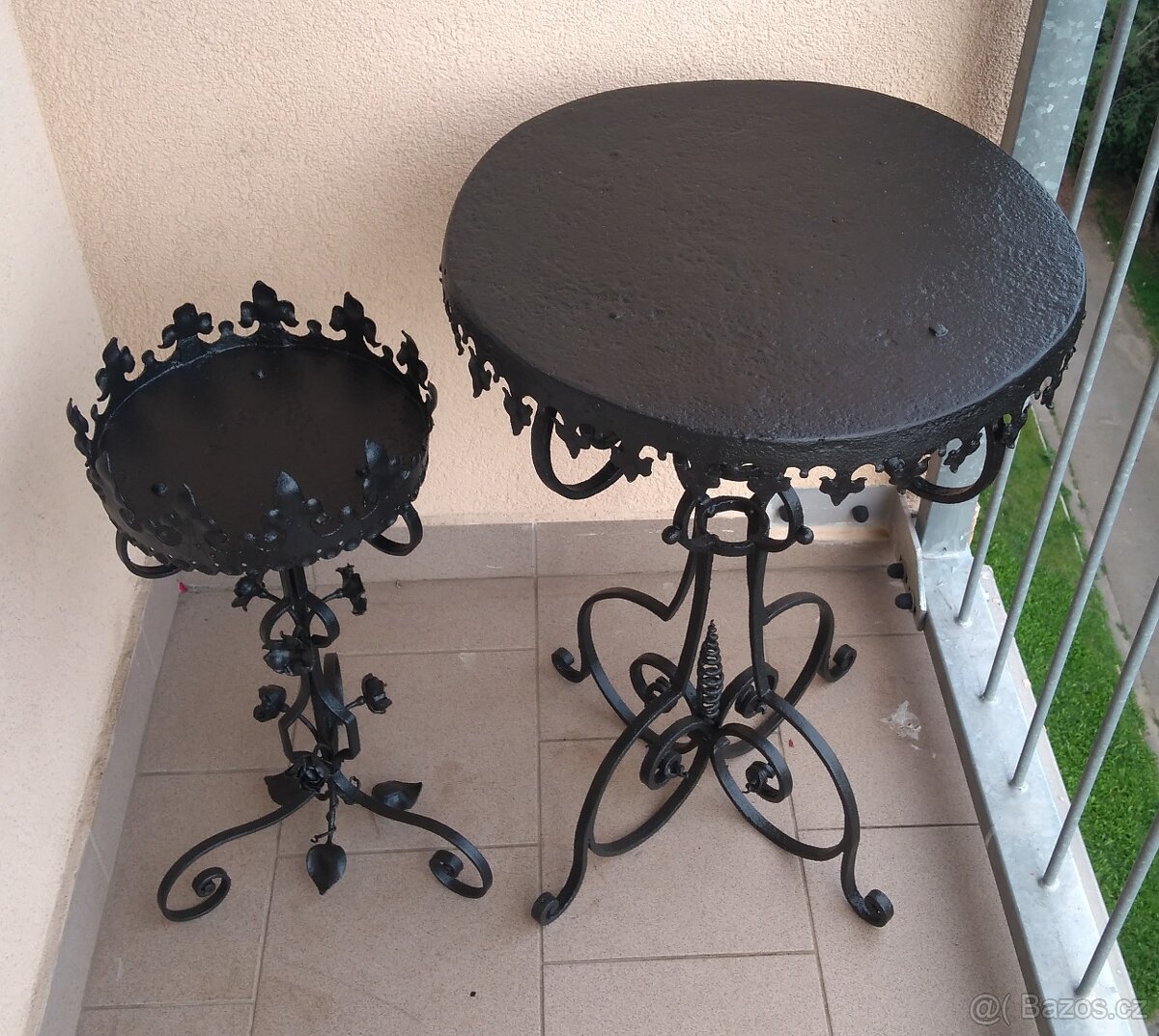 Květinový stolek kovaný - 13