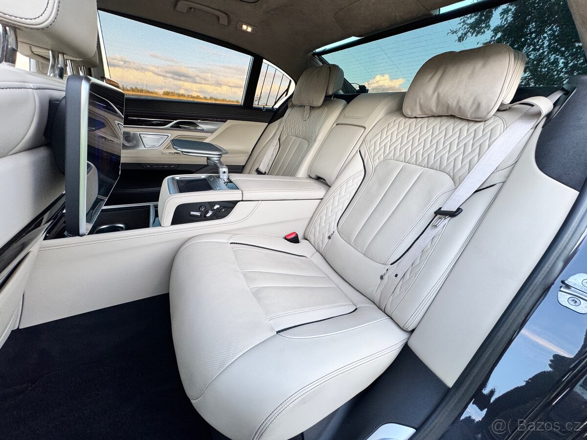 BMW 750Li xDRIVE V8 – INDIVIDUAL – EXECUTIVE LOUNGE - 13