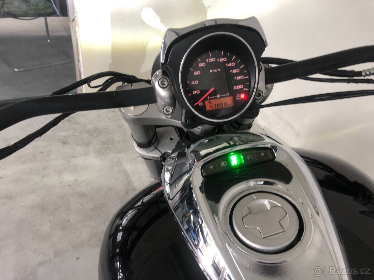 Suzuki M800 Intruder - 13