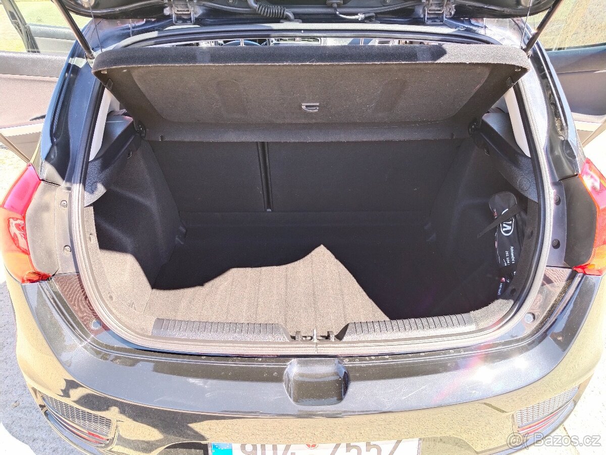 Kia Ceed 1,4i,74KW,,provoz 2018,,serviska,,131000km - 13