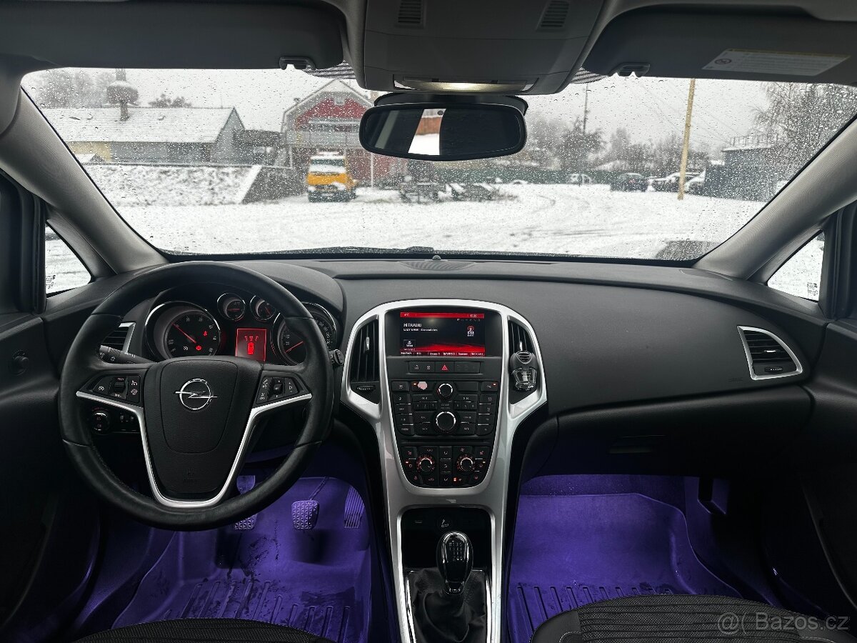 OPEL ASTRA 1,6CDTi 100kW Sports Tourer - MÁLO KM - - 13