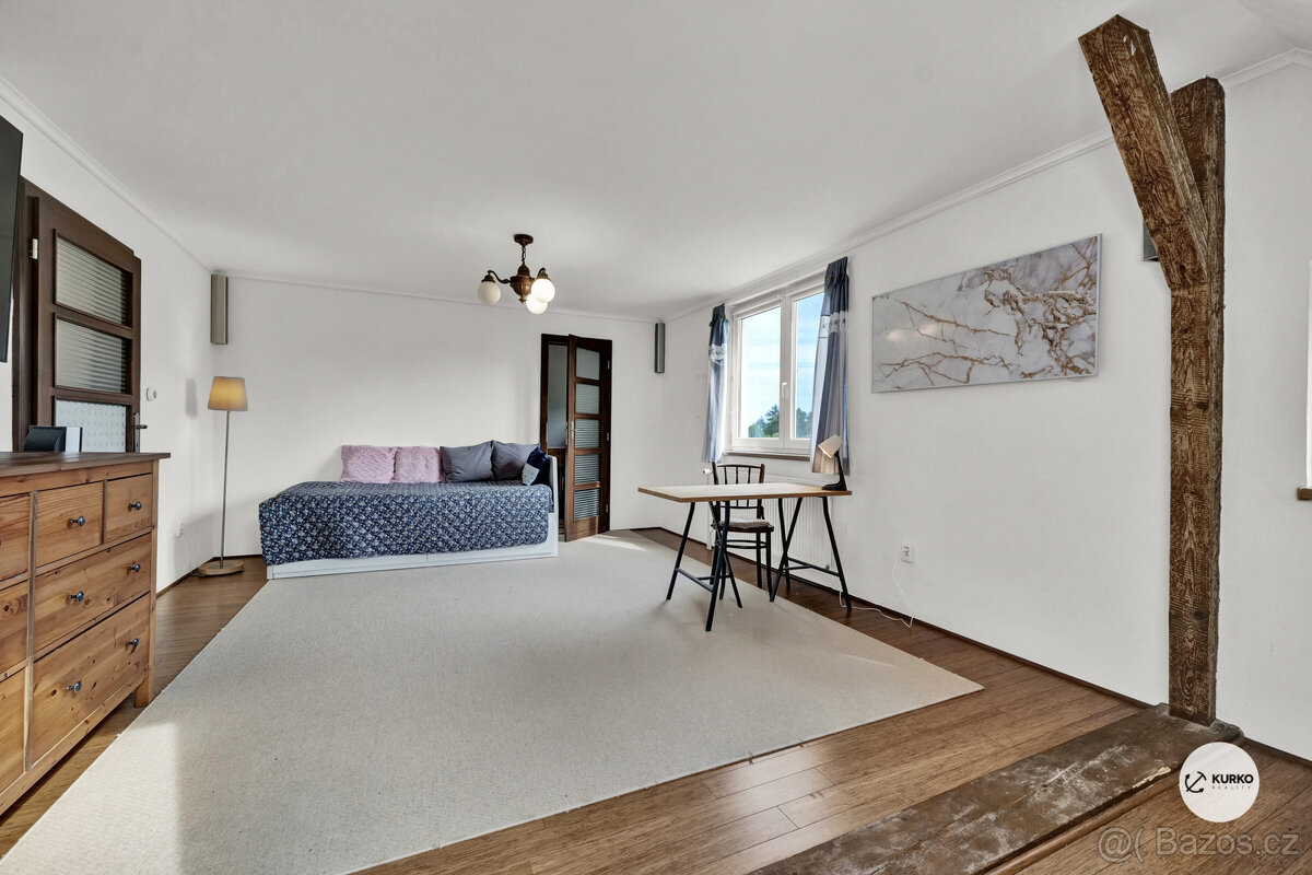 Rodinný dům / usedlost o dvou bytových jednotkách s pozemkem - 13