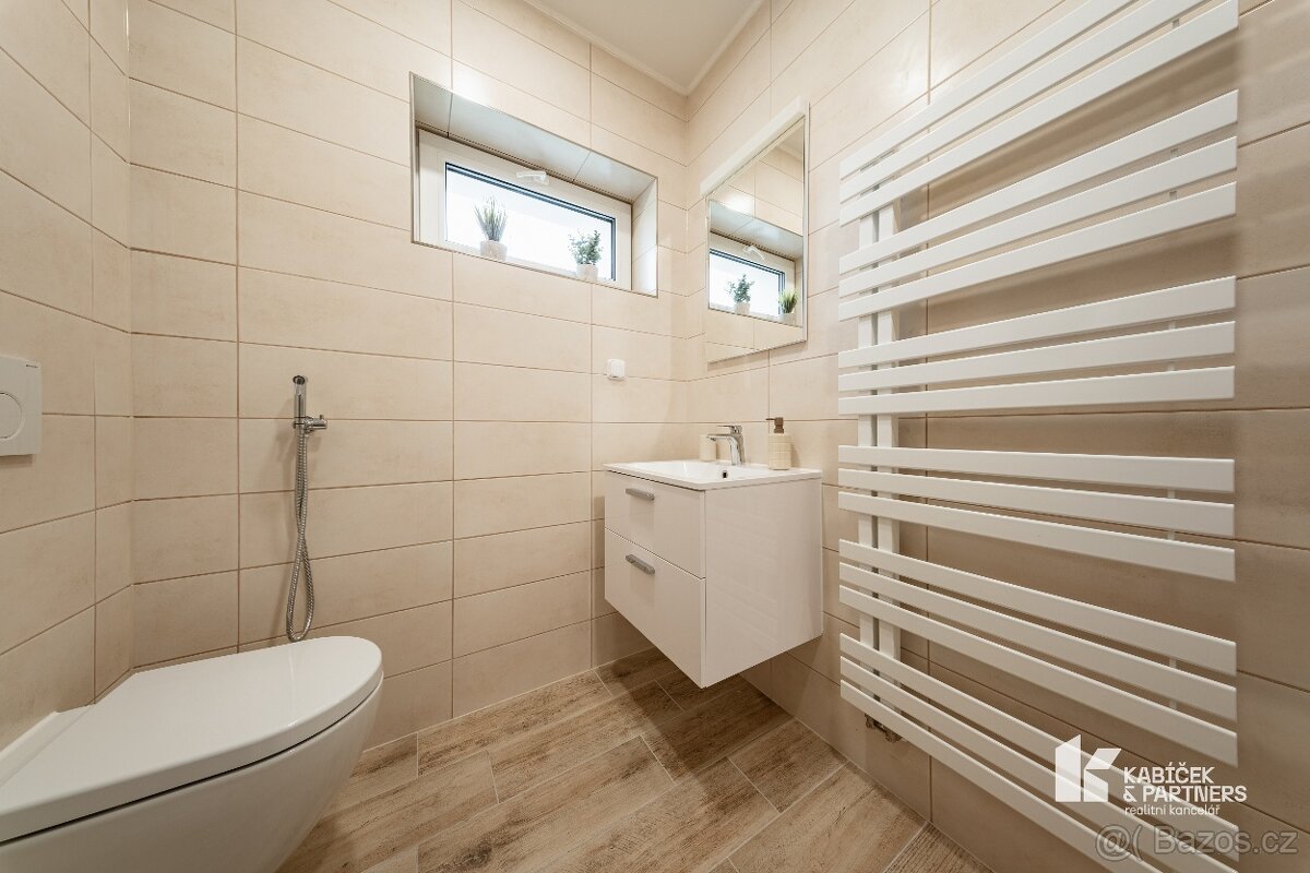 Prodej rodinného domu 120 m², pozemek 1002 m² - 13