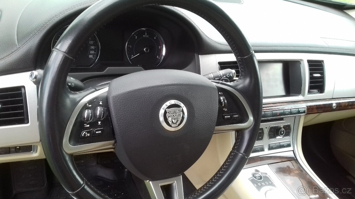 Jaguar XF 3,0d 177kw - 13