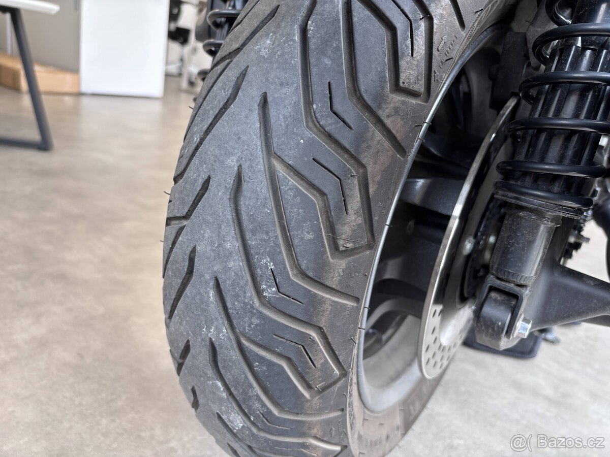 Yamaha X-Max 400 - 13