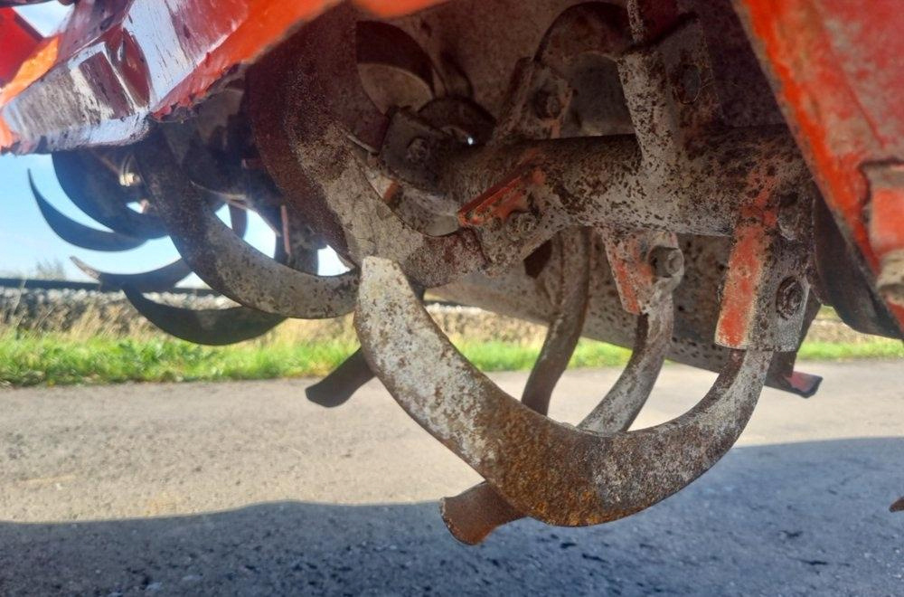 Traktor Kubota B52 z roku 1998 - 13