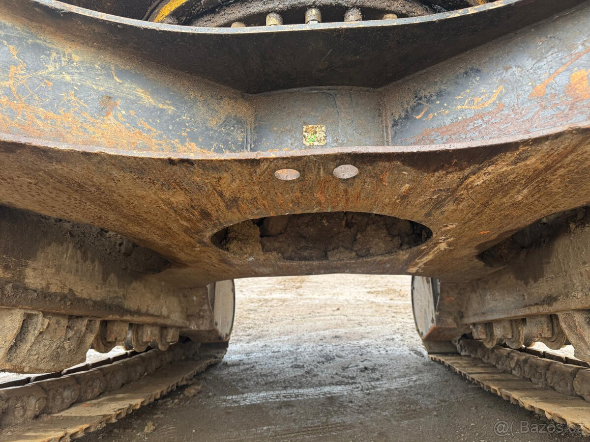 Pásový bagr Caterpillar 315D - 13