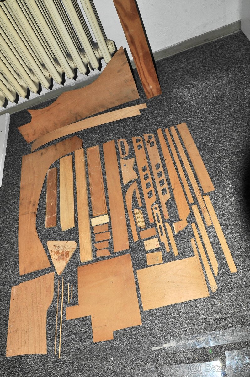 MODEL DŘEVĚNÉ LODI S MATERIÁLEM, DVA MOTORY, SERVO - 13