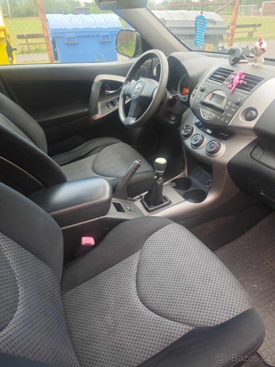 Toyota RAV4 2.2 4x4 2007 - 13