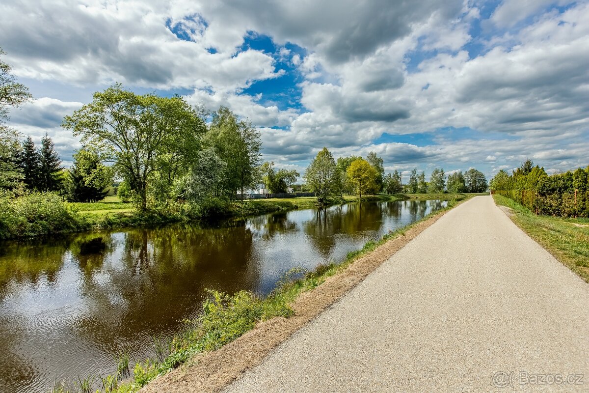 Pozemek 1143 m2 u řeky v Českých Budějovicích - 13