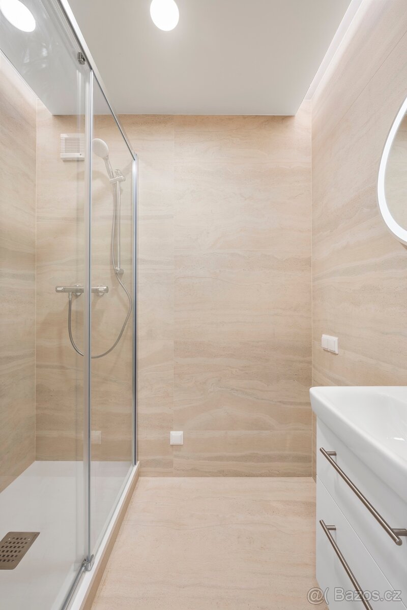 Prodej 2+kk, 40 m² + balkon + sklep, 5. NP, Brno–Bystrc - 13