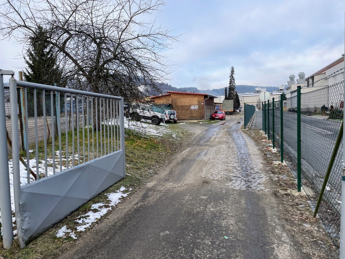 Průmyslový areál - výrobní, skladovací a kancelářské prostor - 13