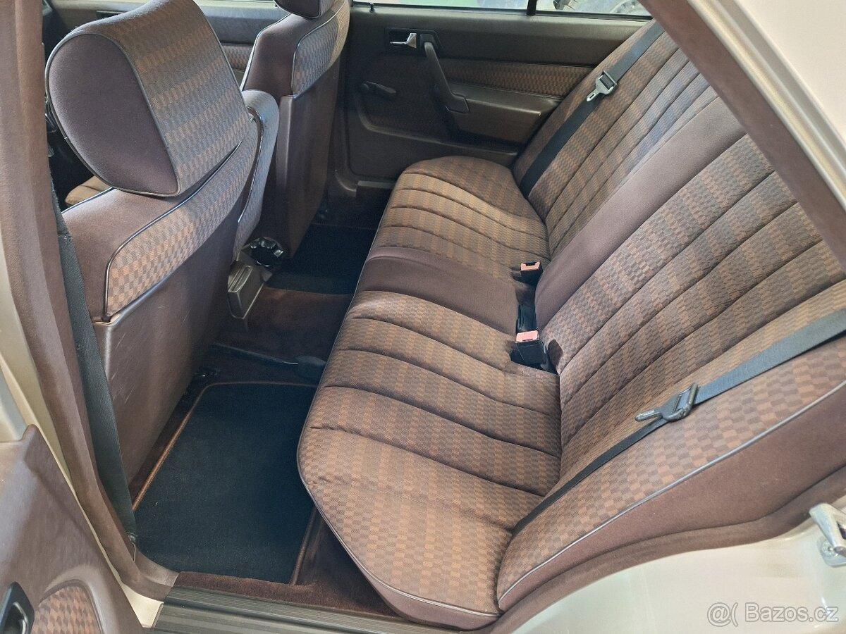 Mercedes Benz 190 E W201 - 13