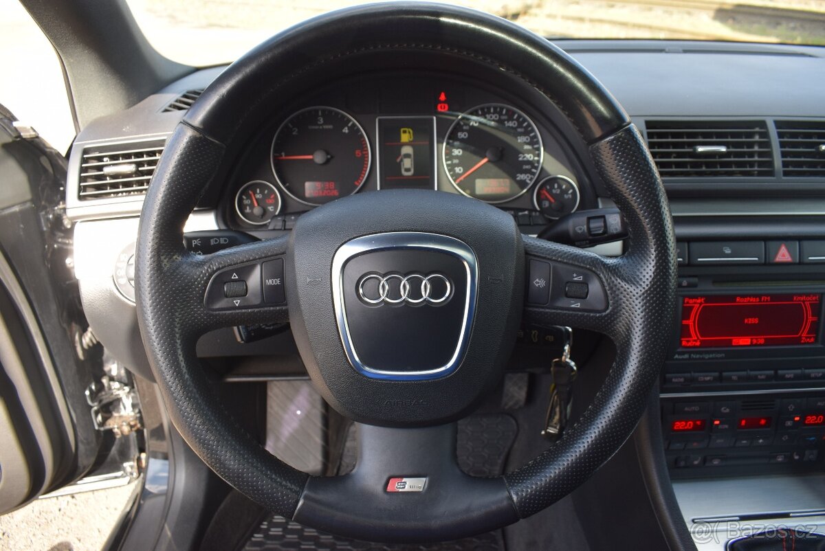 Audi A4 2,0 TDi S-LINE,PO SERVISU - 13
