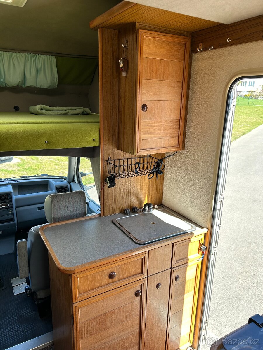 VW T4 2.4 D Karmann - Obytný vůz - nová STK - 13