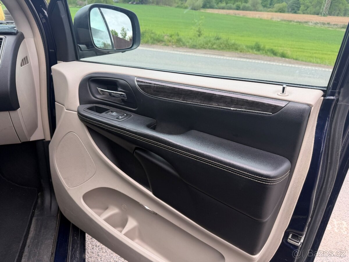 Chrysler Town Country 3,6 Limit DVD Śíbr 2012 DPH - 13