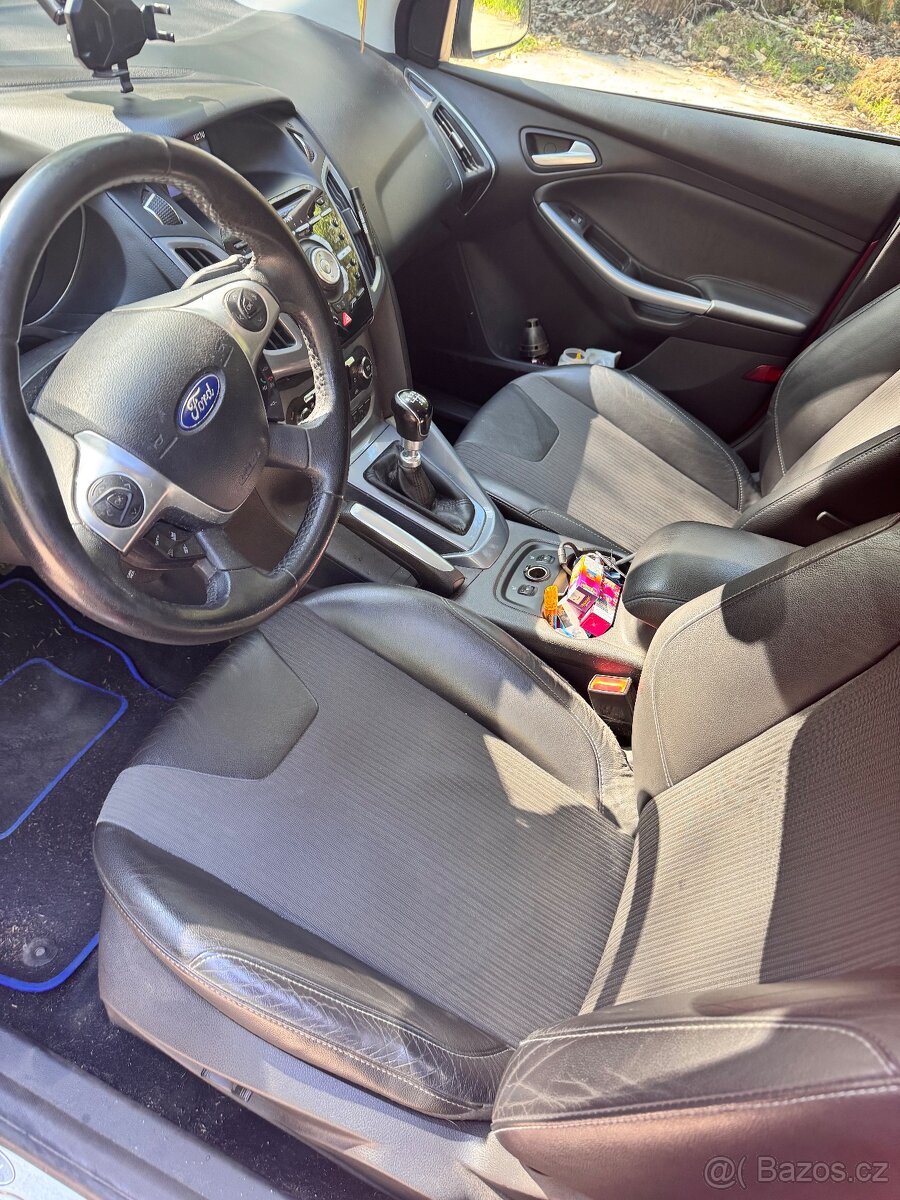 Ford Focus 1.6 EcoBoost Titanium - 13