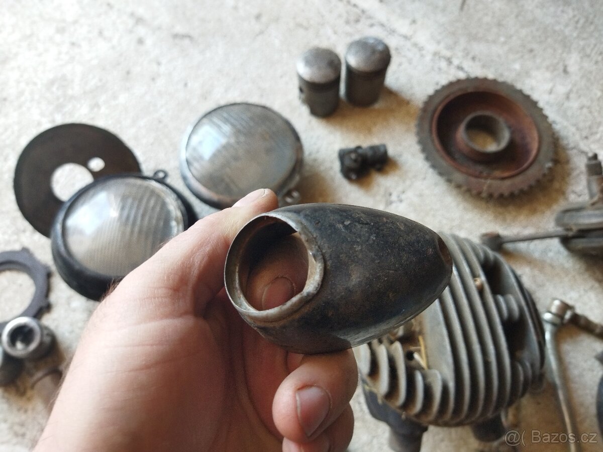 Prodám konvolut dílů na ČZ 150 C - 13