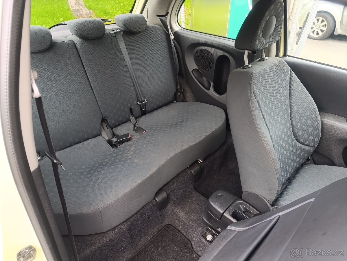 Nissan Micra 1.0i - 13