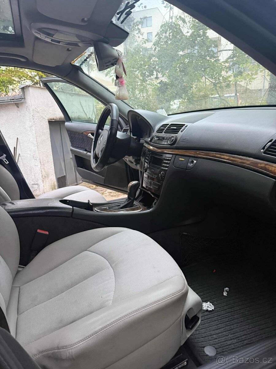 Náhradní díly Mercedes e220 w211 - 13