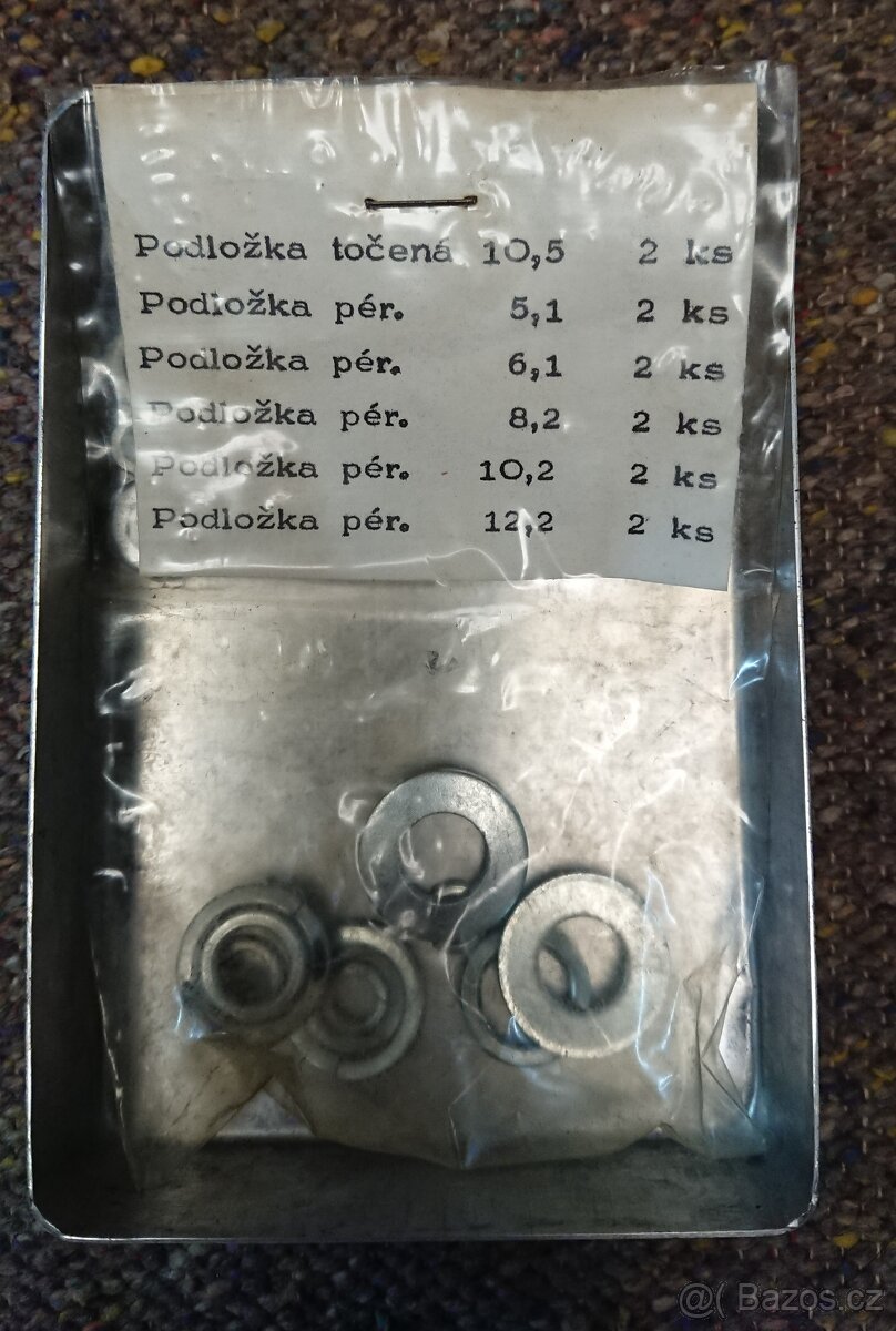 Drobné díly auto-moto, vypínače, žárovky, spojovák. - 13