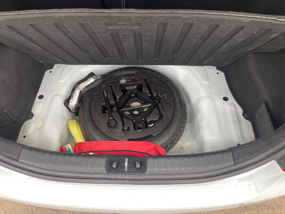 KIA CEED 1,4 CVVT Active+ (80kW - 109 koní) - 13