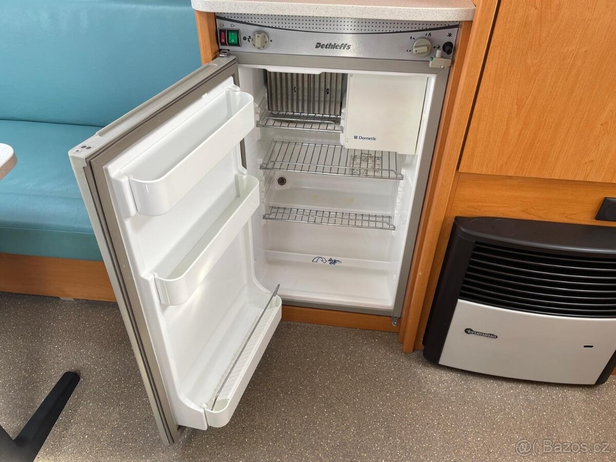 Dethleffs Tourist 470, 2008, 4 osoby, bojler, fr.postel - 13