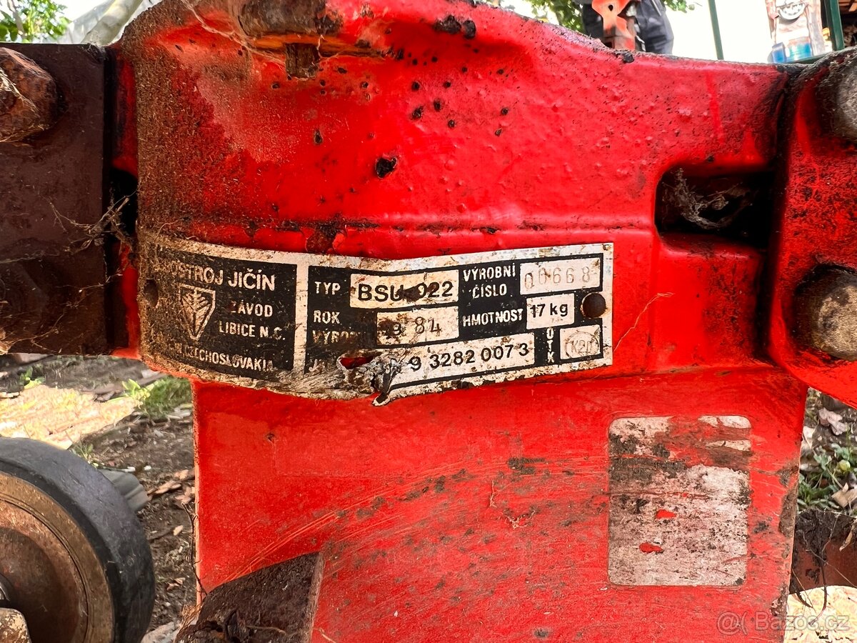 Terra Vari s bohatým příslušenstvím. - 13