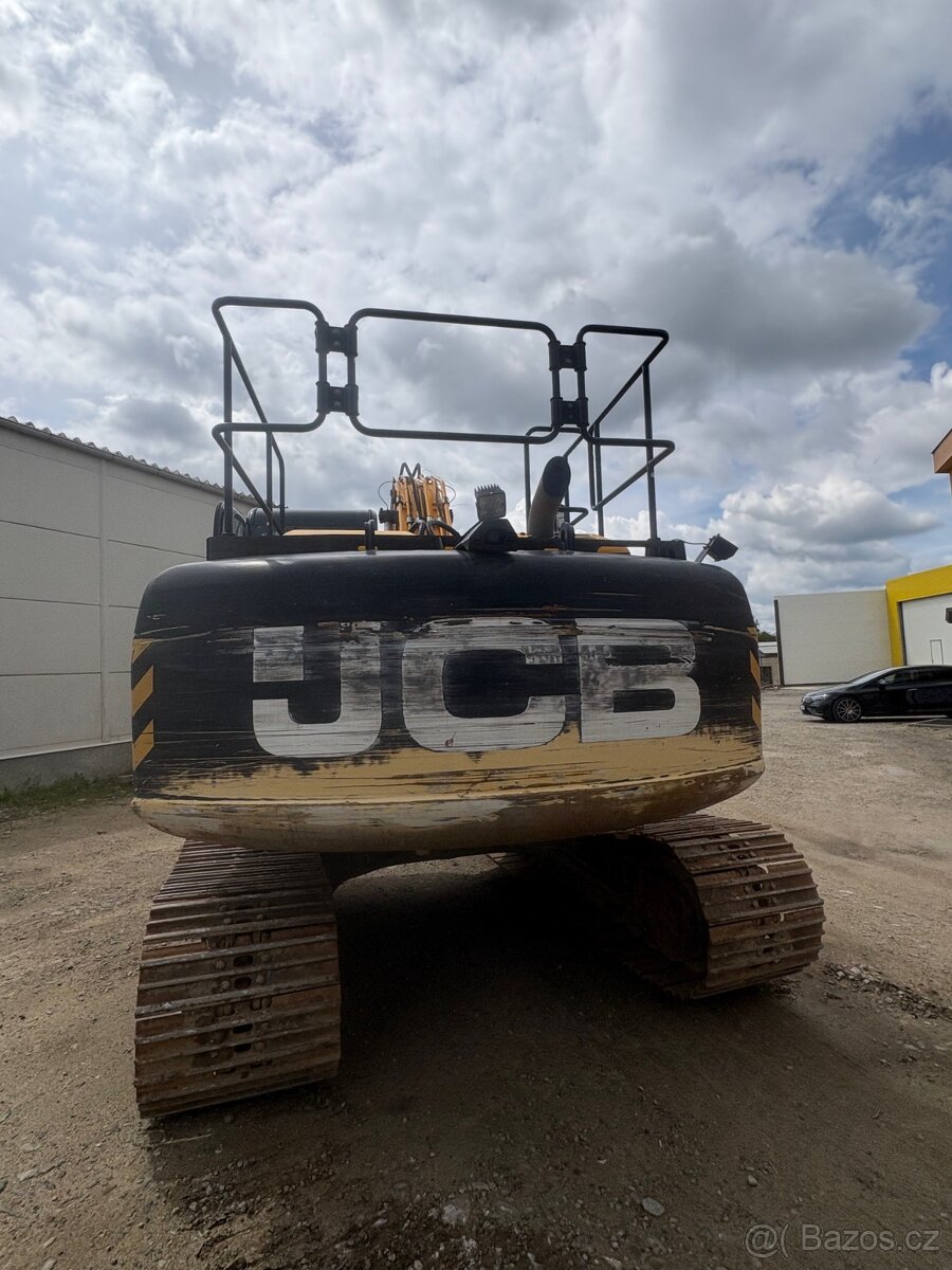 JCB – JS 220 LC 4 F - 13