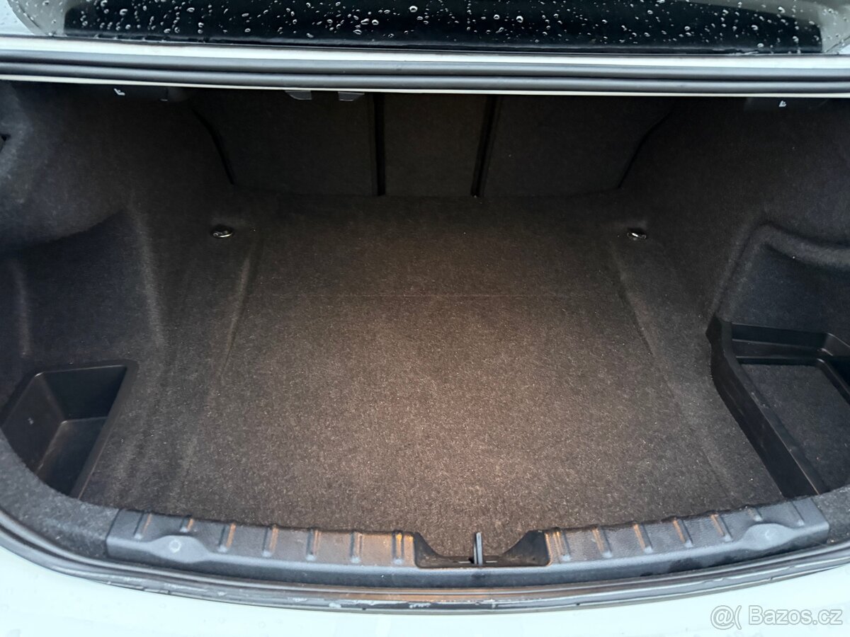 Prodám BMW F30 320D 135 kw r.v. 2012 - 13