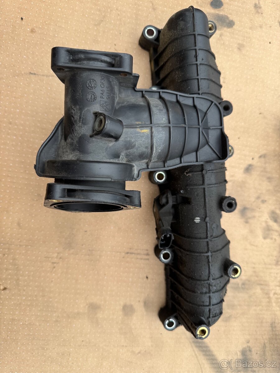 Díly z motoru 2.3 Iveco - 13