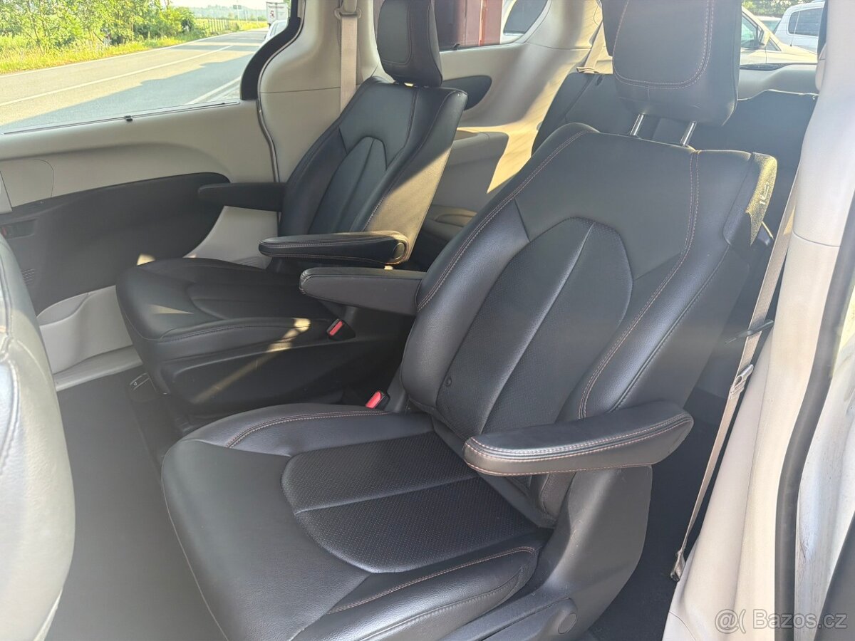 Chrysler Pacifica 3,6 L DVD Hybrid Plug In 2019 - 13