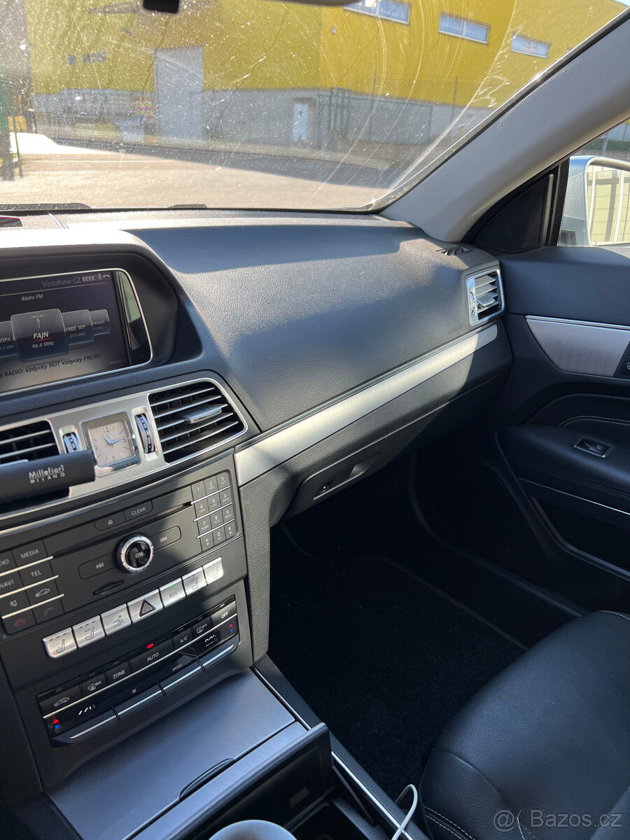 Mercedes-Benz Třídy E, Mercedes E cabrio 220 Bluetec - 13