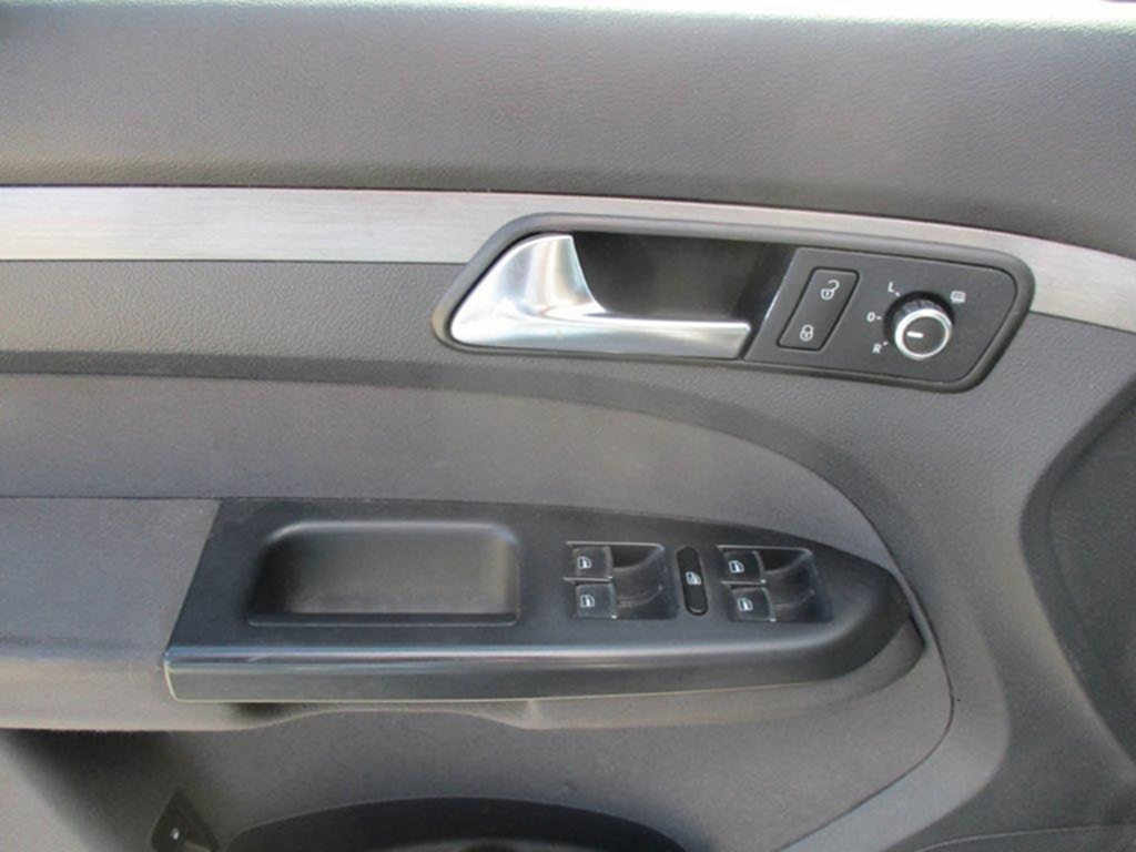 VW TOURAN 1,4TGi 110KW CNG bez koroze 05/2011 - 13