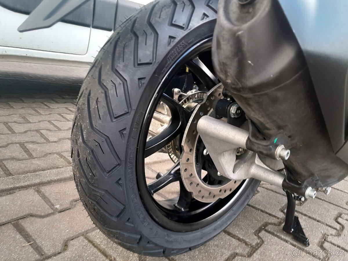 Piaggio Medley S 125i ABS - 13