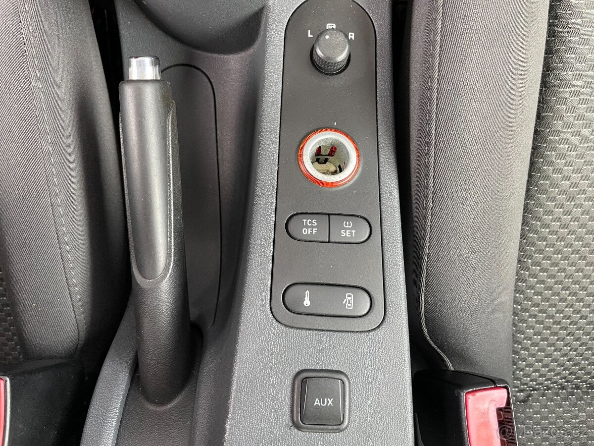 Seat Leon 1.6 MPi Serviska, Klima, 8xPneu - 13