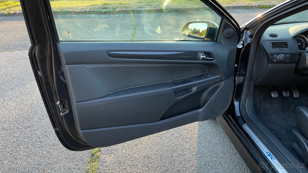 OPEL ASTRA GTC 2.0T OPC - 13