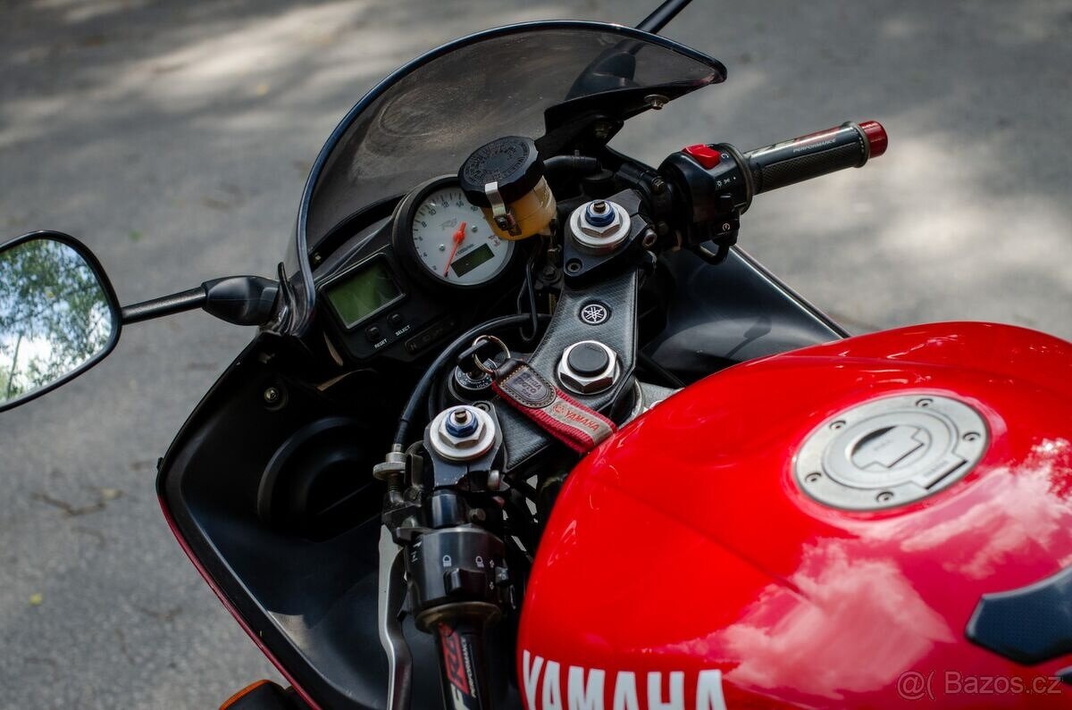 Yamaha YZF-R6 - 13