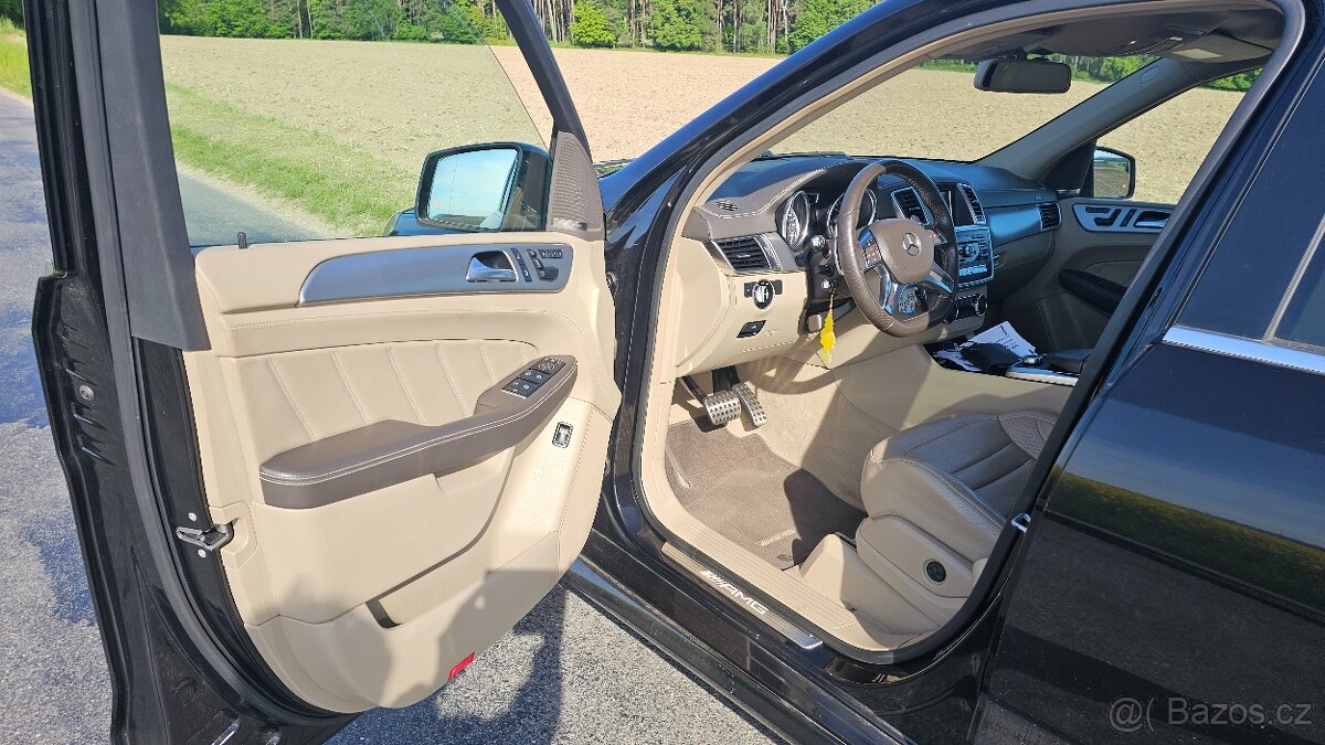 ML 63 AMG 4 MATIC - 13