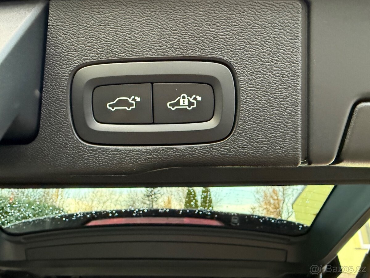 Volvo XC60 T6 257kW Inscription 4x4 NYNÍ PO SERVISE ČR 2022 - 13