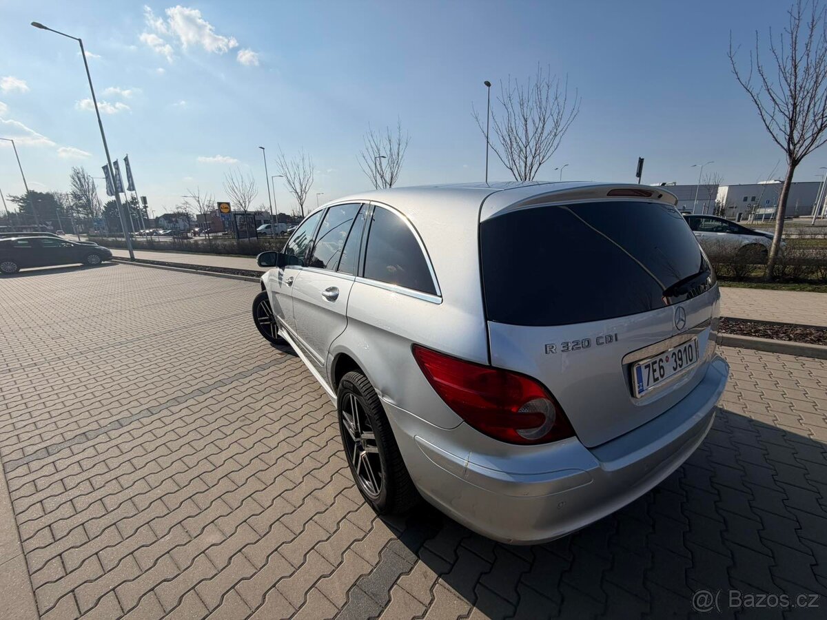 Mercedes R320 - 13