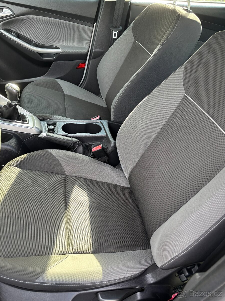 Ford Focus III 1.6 (77kw) benzín - 13