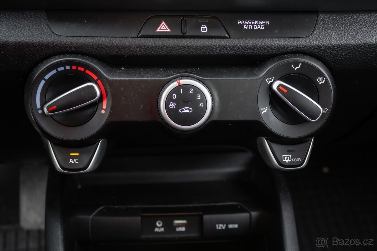 Kia Stonic 2018 Silver 73kW MT/6 / Kúpené v SR - 13