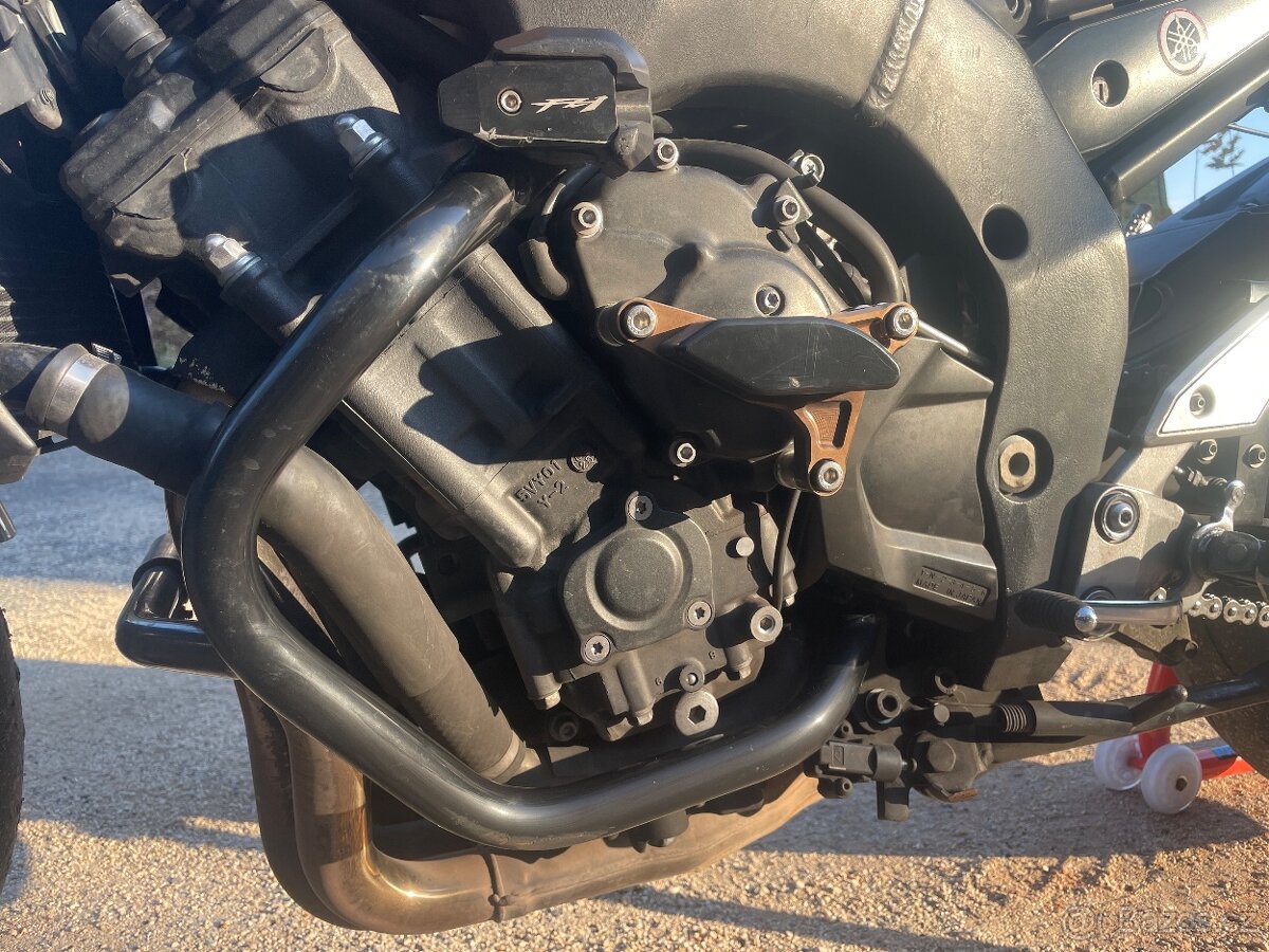 Yamaha FZ1n Laguna Seca - 13