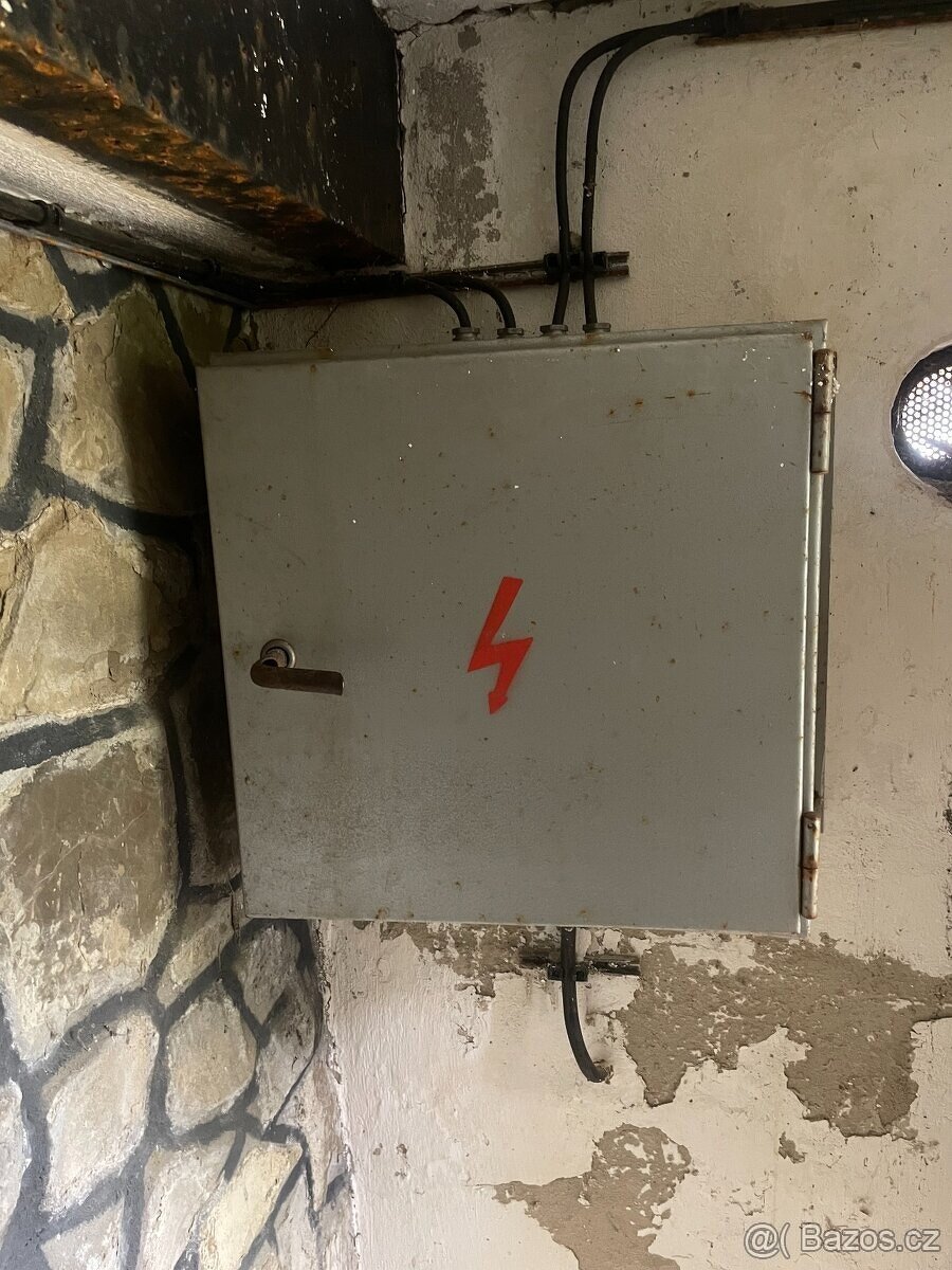 Zahradní chatka v úžasné kolonii - 13